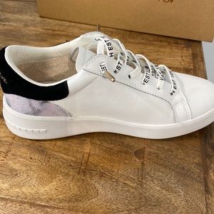 Vintage Havana Brand new tennis shoe